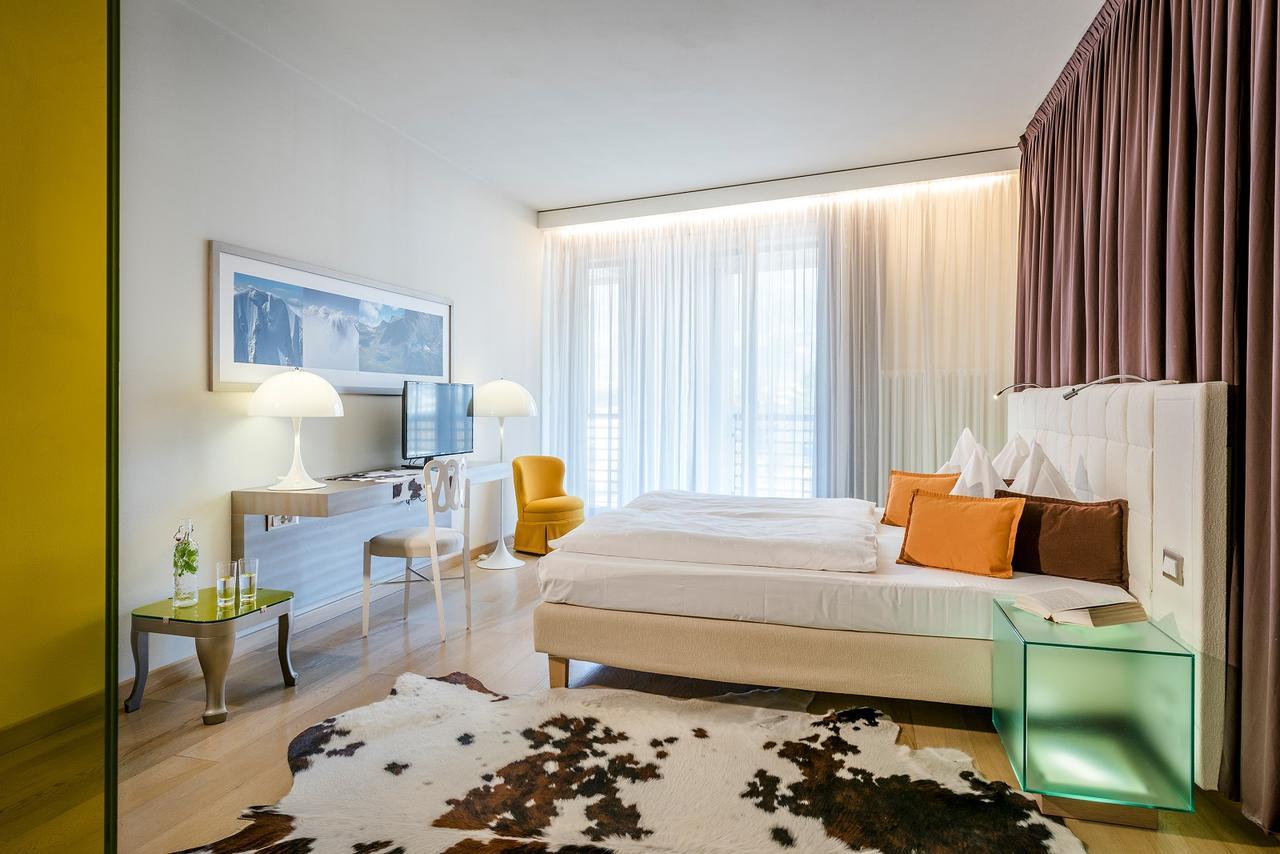 Luxury Suite,631135938:JPEG