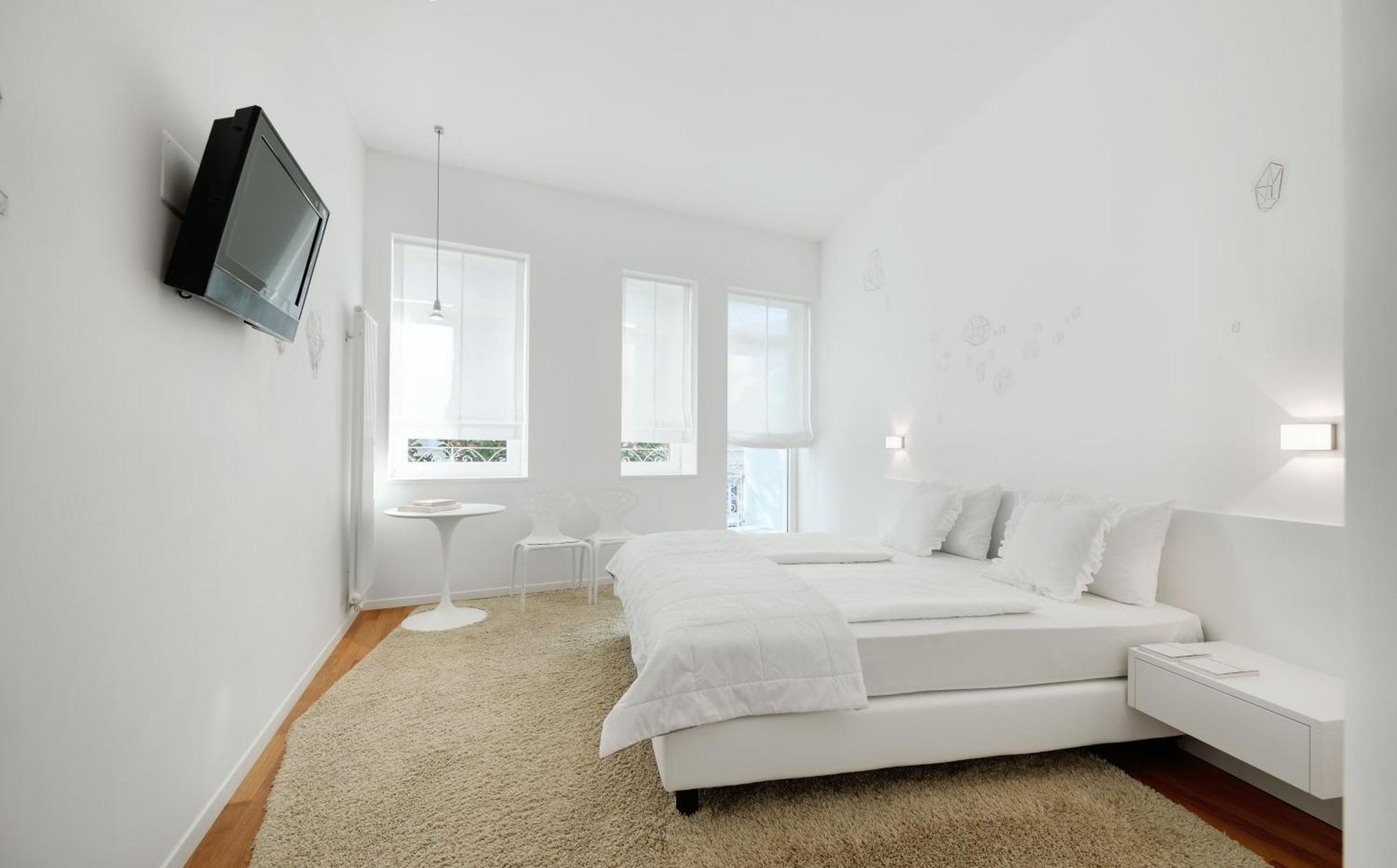 Classic Double Room,1765207630:JPEG